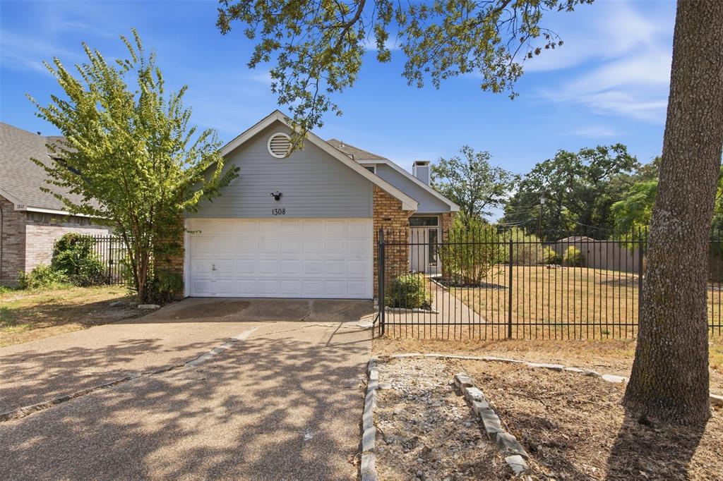 1308 Carver Lane