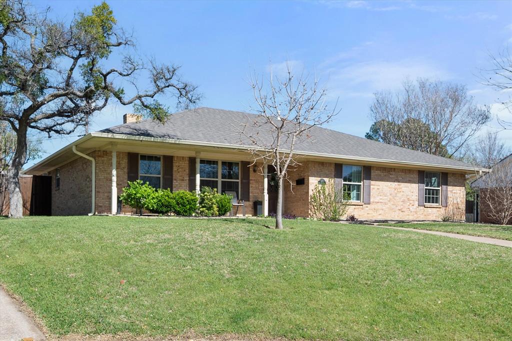 1415 Moss Rose Circle