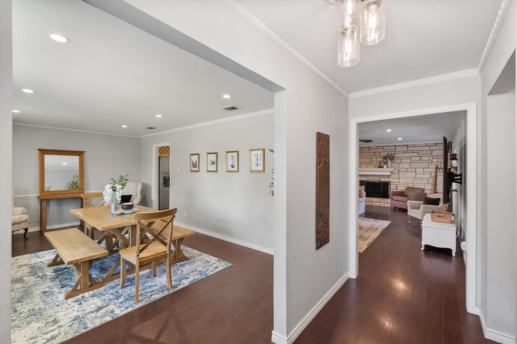 1415 Moss Rose Circle