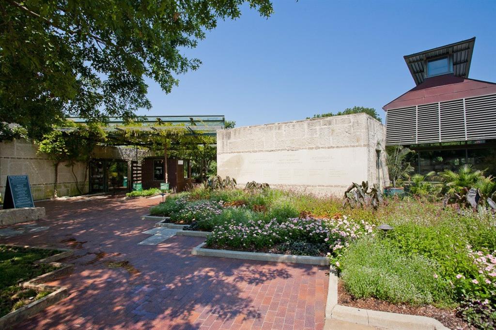 Lake Crest - Residential