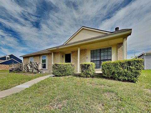 Photo of 7621 Pebble Beach Drive, Rowlett, TX 75088 (MLS # 21254970)