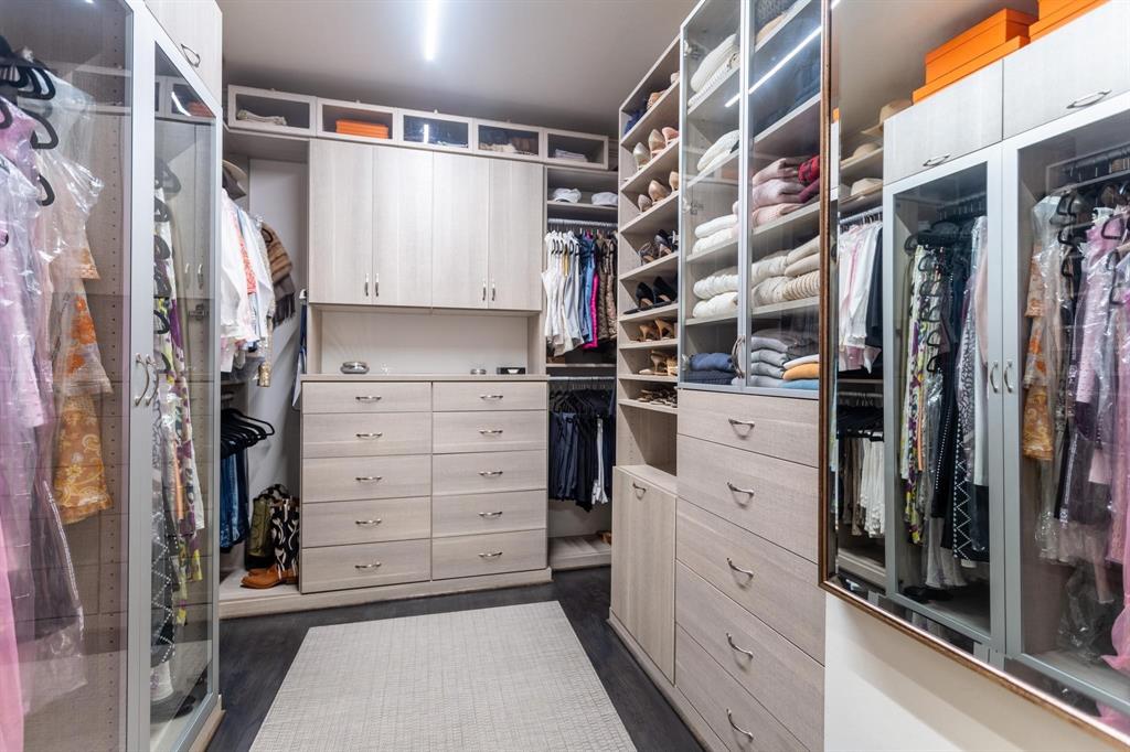 Ritz-Carlton Residences - Residential