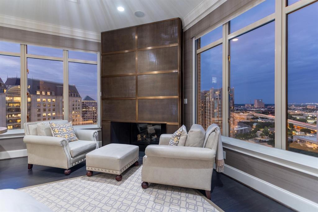 Ritz-Carlton Residences - Residential