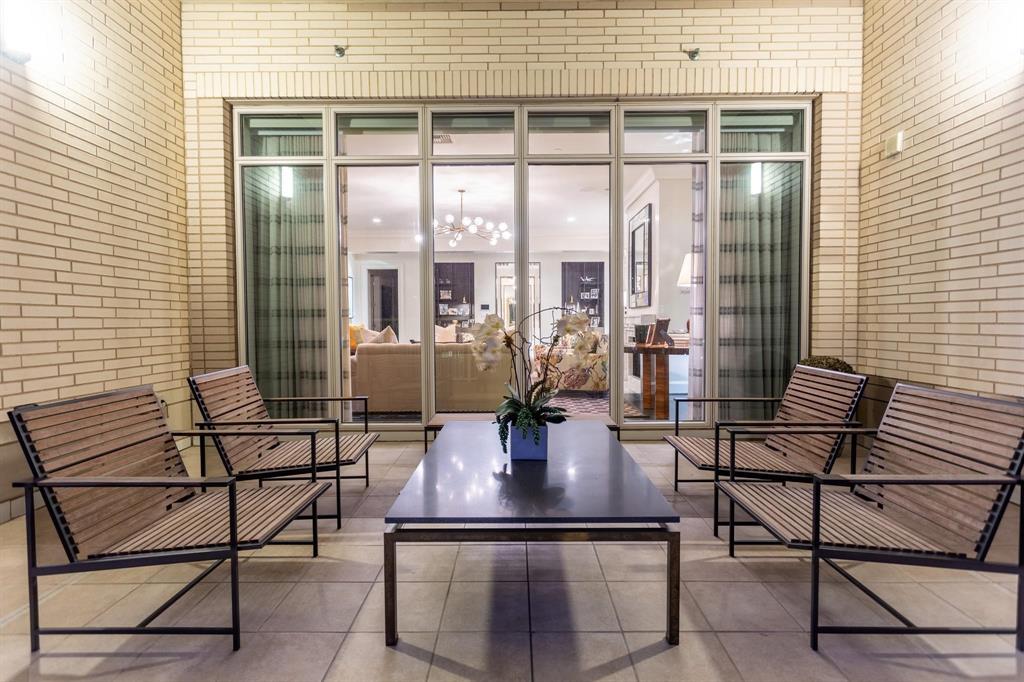 Ritz-Carlton Residences - Residential