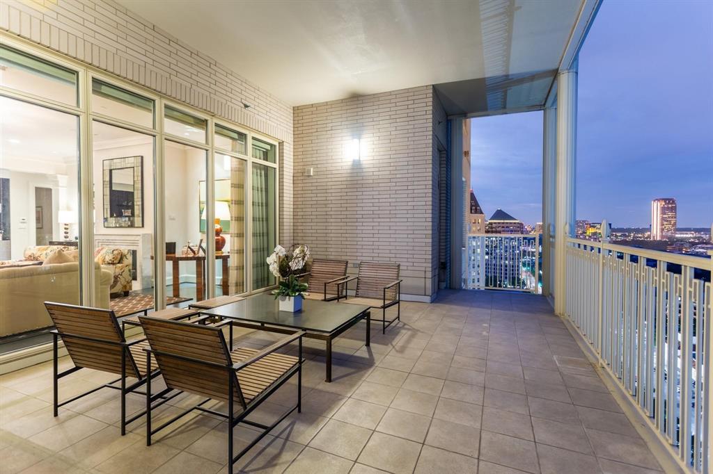 Ritz-Carlton Residences - Residential