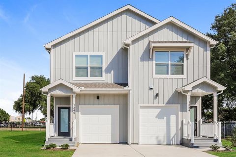 Photo of 1246 Lonsdale Avenue, Dallas, TX 75217 (MLS # 21160165)