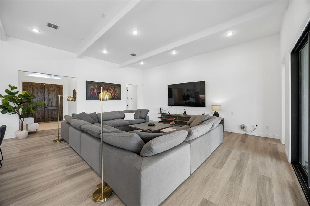 3325 Wellington Lane