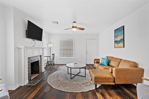 2225 Maple Avenue Waco TX 76707