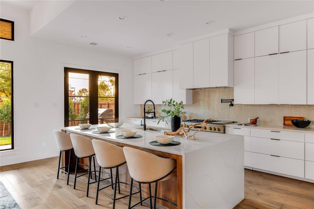 Ross Ave Annex - Residential