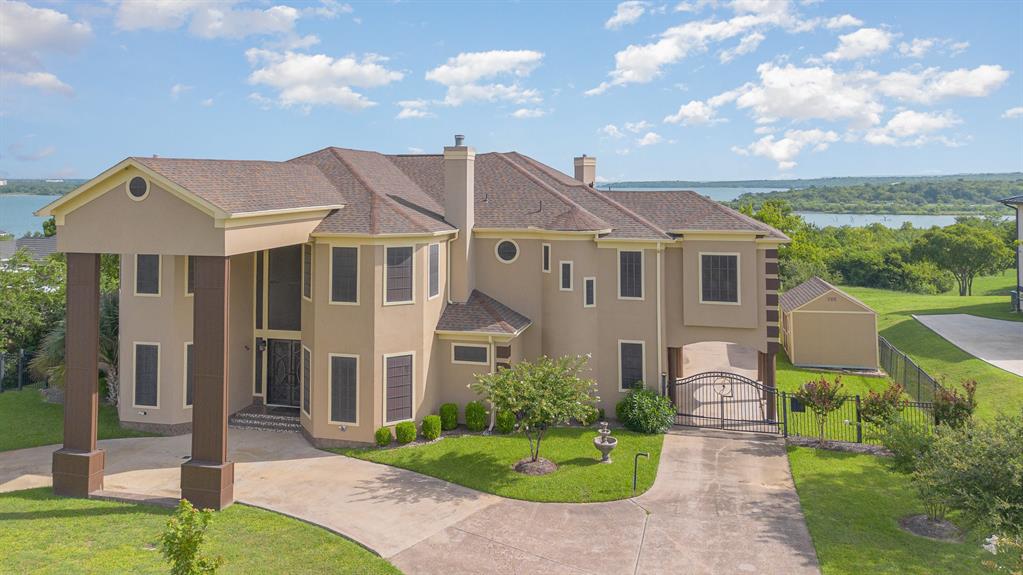 1031 Mallard Pointe Drive