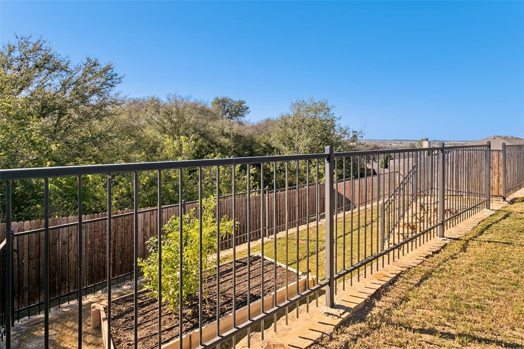 300 Balcones Drive