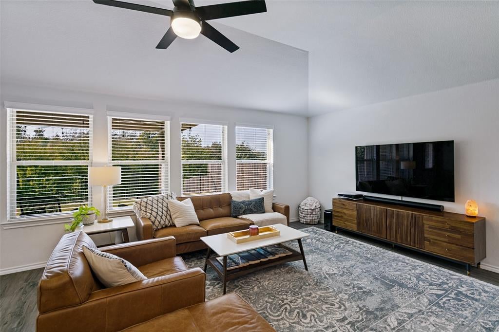 300 Balcones Drive