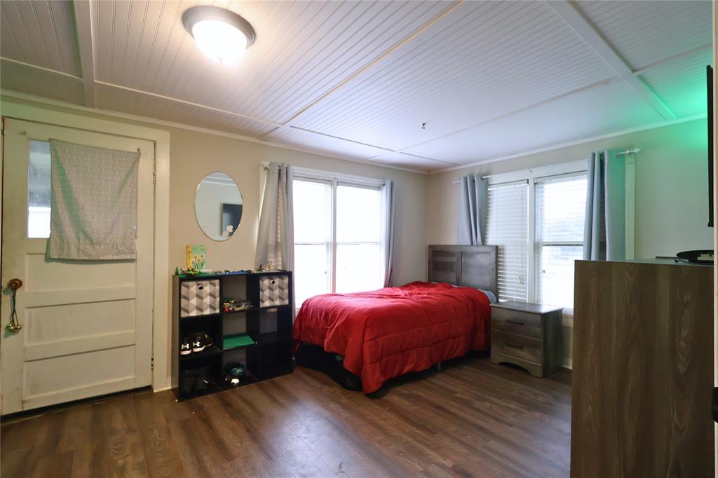 210 Hopkins