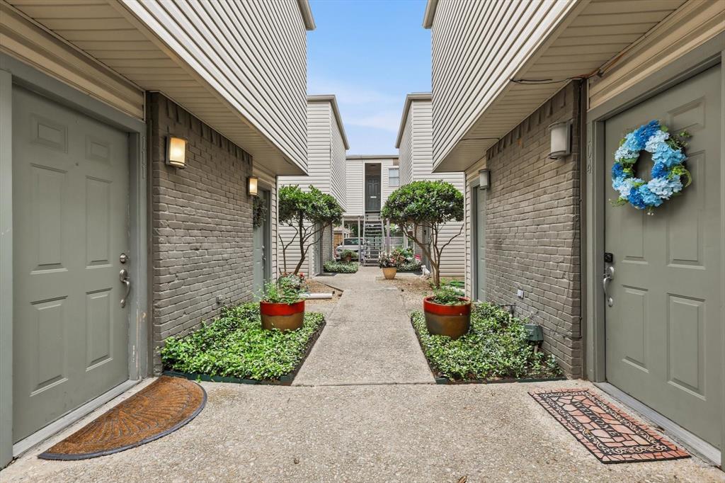 Britty Condo - Residential