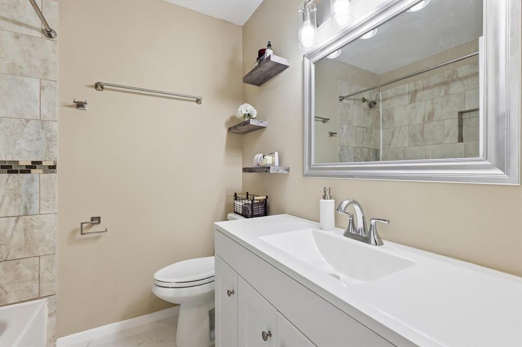 Britty Condo - Residential