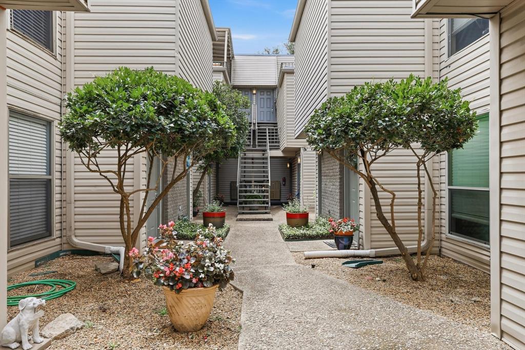 Britty Condo - Residential
