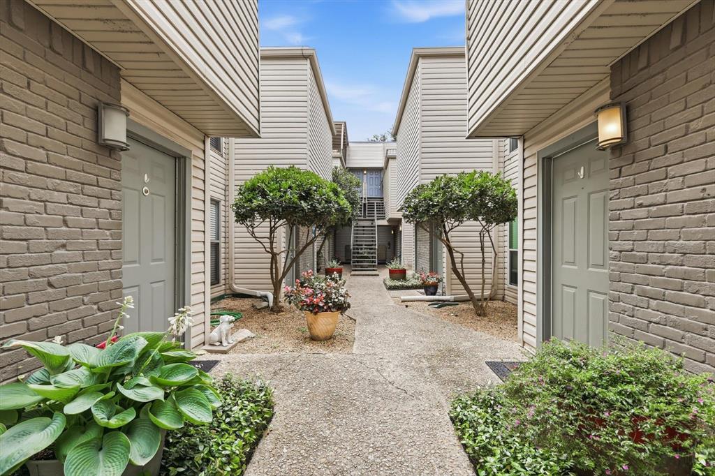 Britty Condo - Residential