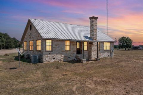 A home in Wolfe City