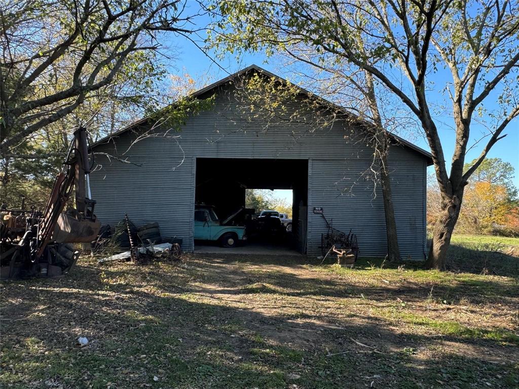 APN 442076 W Bells Boulevard