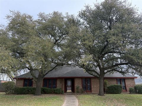 1115 Green River Trail Cleburne TX 76033