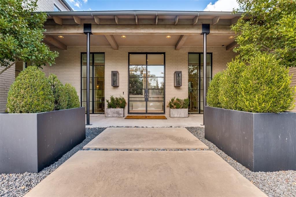 4447 Alta Vista Lane