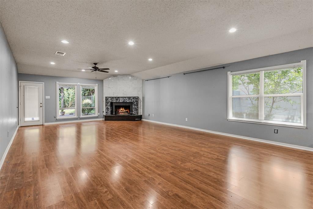 838 Oak Hollow Lane
