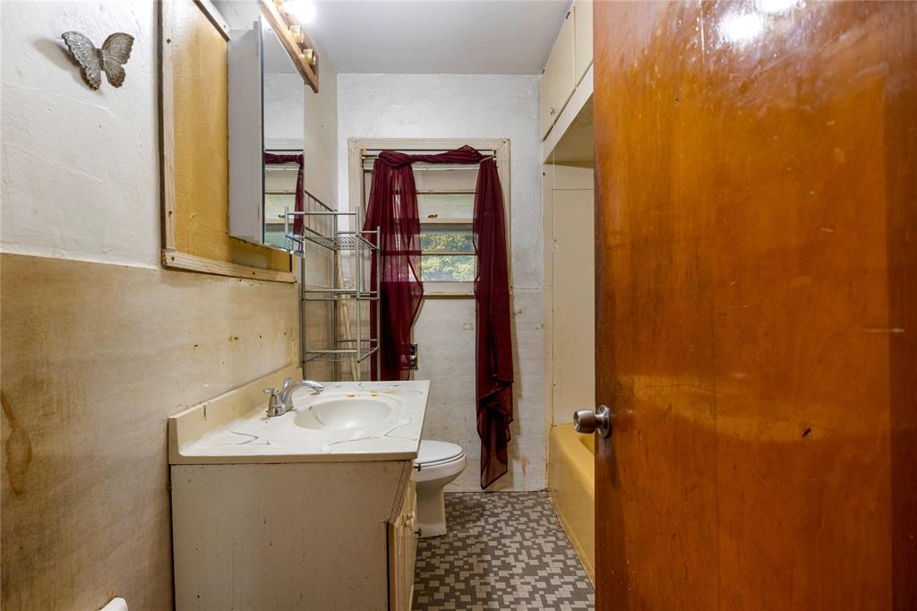 Walter H Knight - Residential