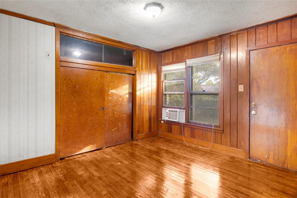 Walter H Knight - Residential