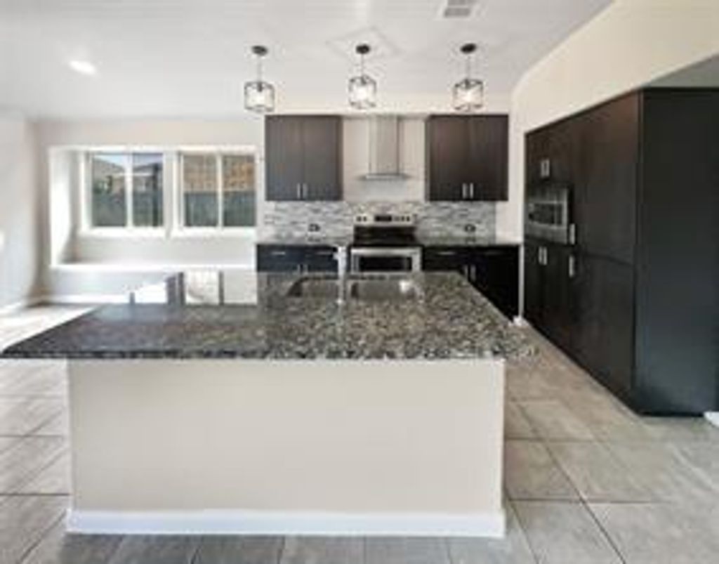 Photo of 816 Oriel Circle, Fort Worth, TX 76036 (MLS # 21268333)