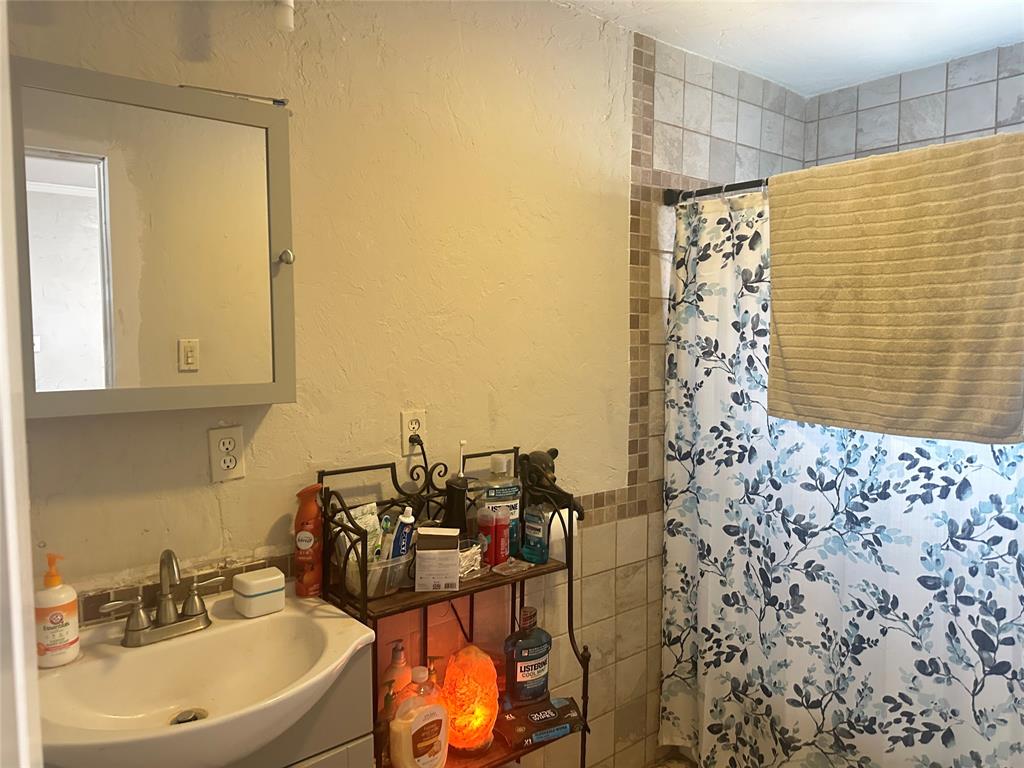 Hyde-Jennings Sub - Residential Income