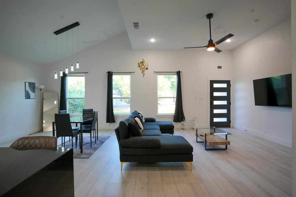 4523 Solar Lane