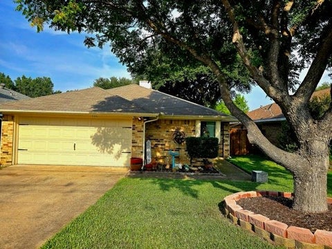 Photo of 946 S Old Orchard Lane, Lewisville, TX 75067 (MLS # 21308069)