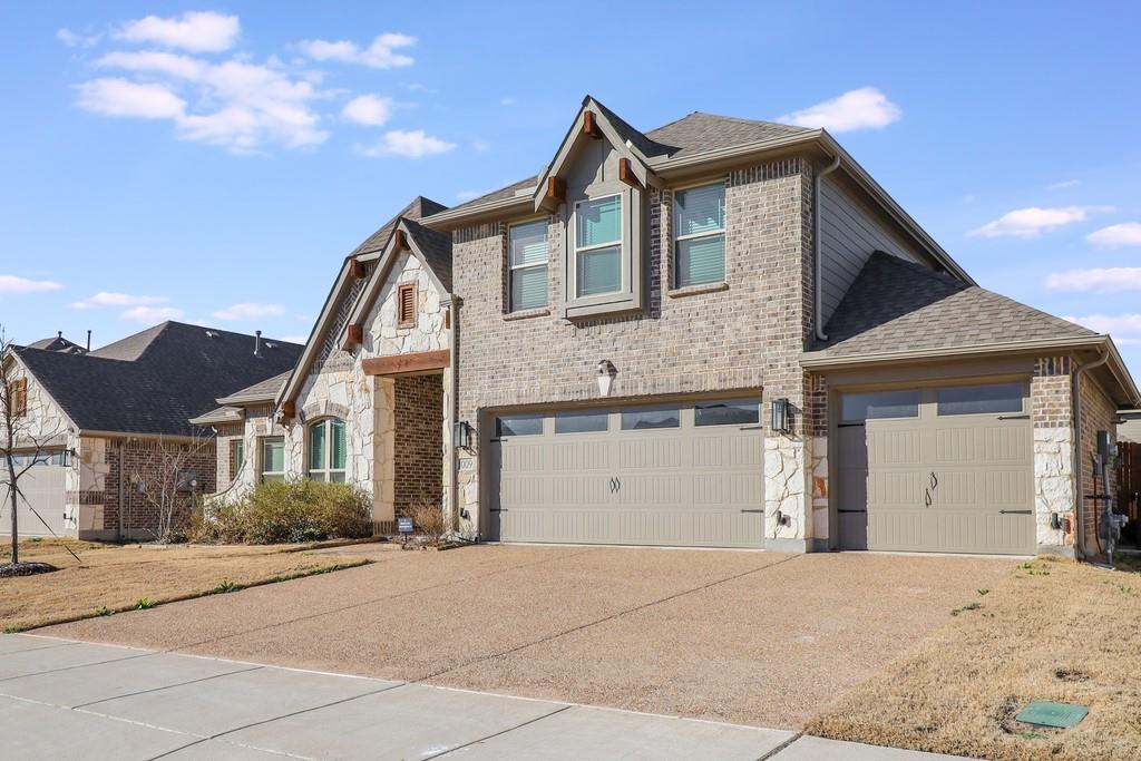 1009 Pecan Glen Drive