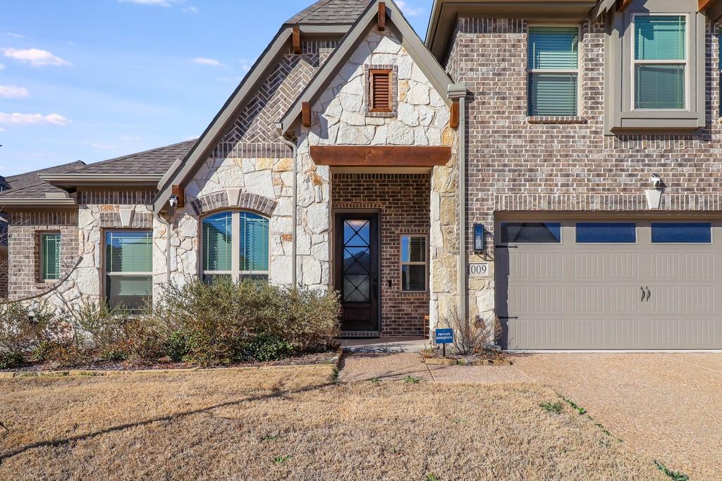 1009 Pecan Glen Drive
