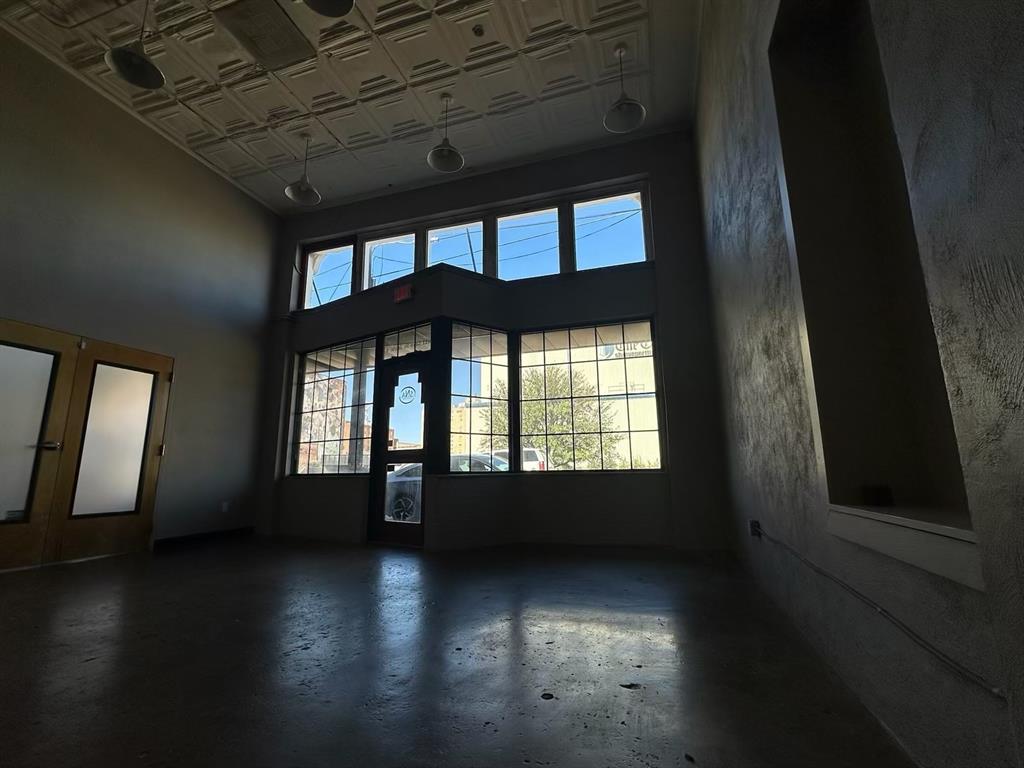 WILLIAMS & NEFF SUB. - Commercial Lease