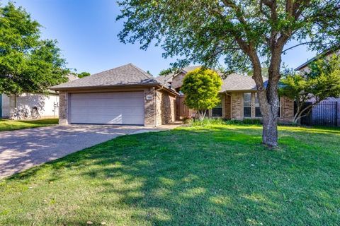 A home in Benbrook