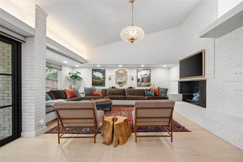 3821 Harlanwood Drive