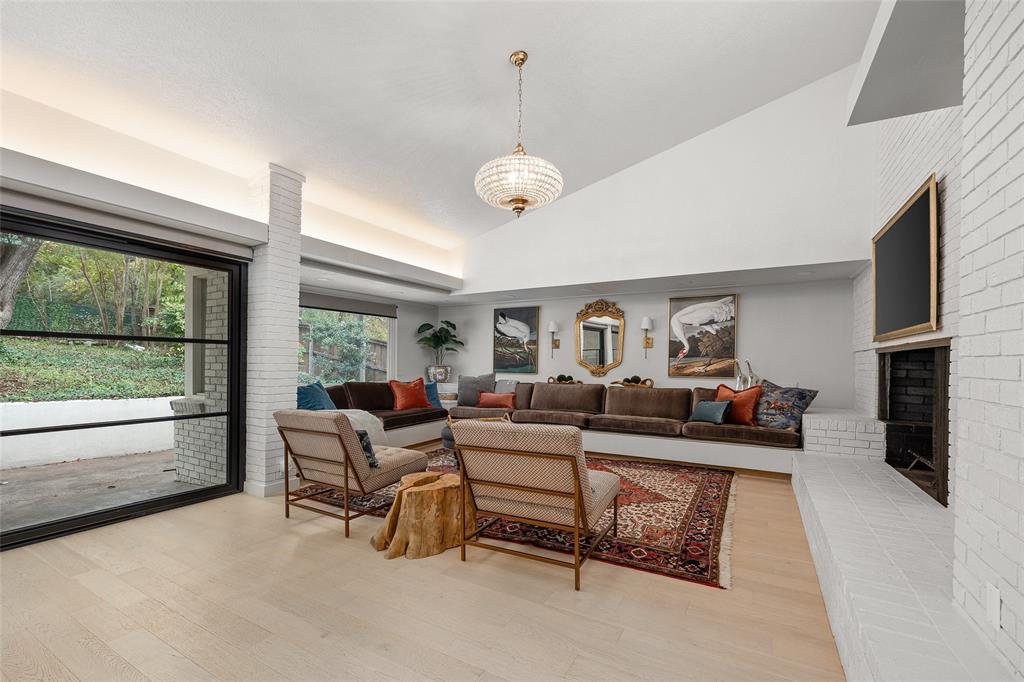 3821 Harlanwood Drive