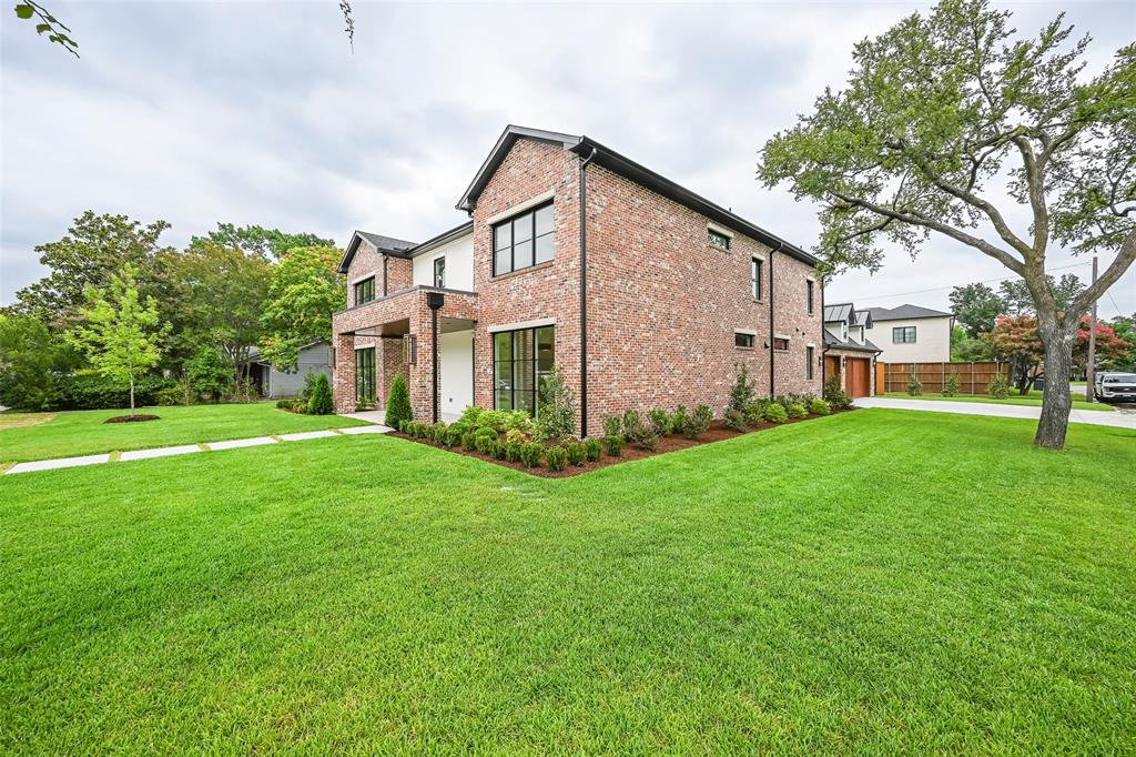3304 Royal Lane