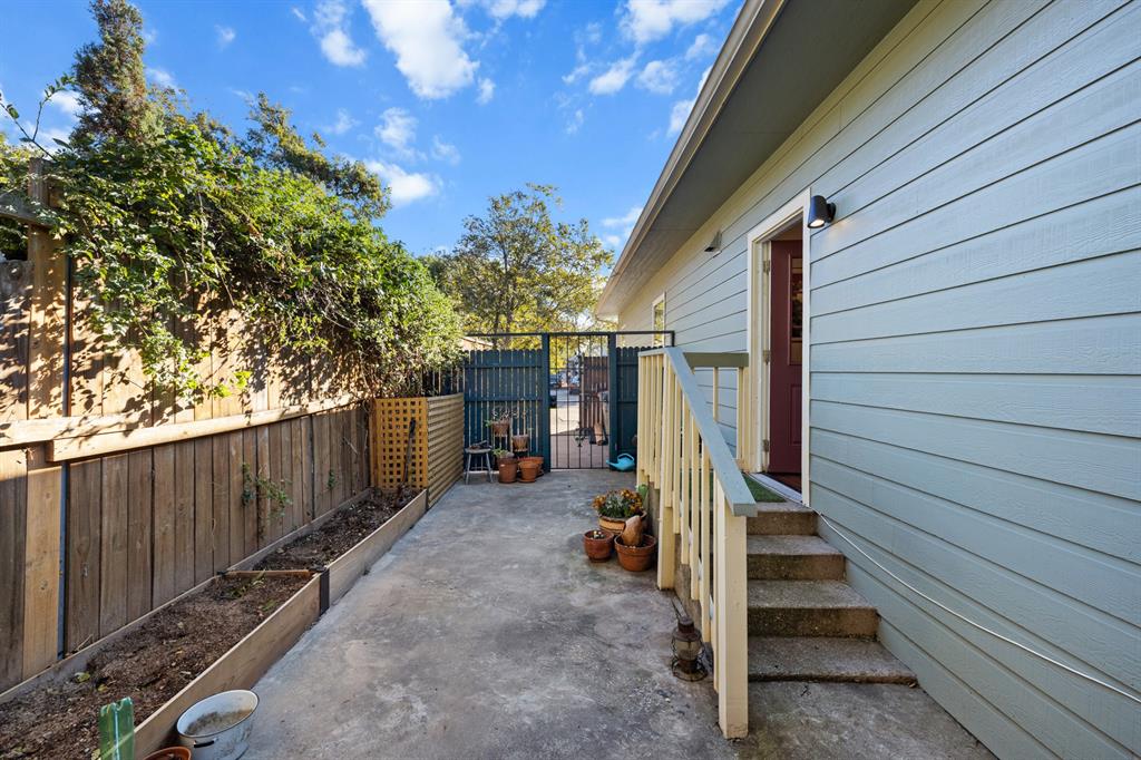 SUNSET HILL - Residential Income