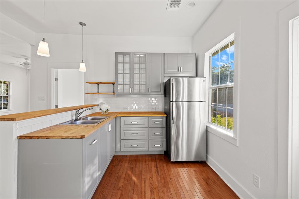 SUNSET HILL - Residential Income