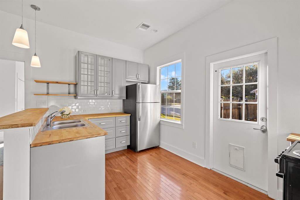 SUNSET HILL - Residential Income