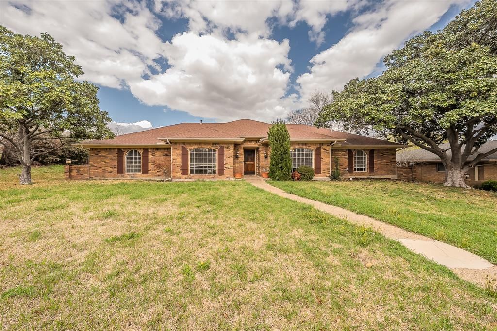 Photo of 3814 Larkin Lane, Garland, TX 75043 (MLS # 21208479)