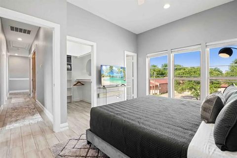 Tiny photo for 3807 Vilbig Road, Dallas, TX 75212 (MLS # 20816141)