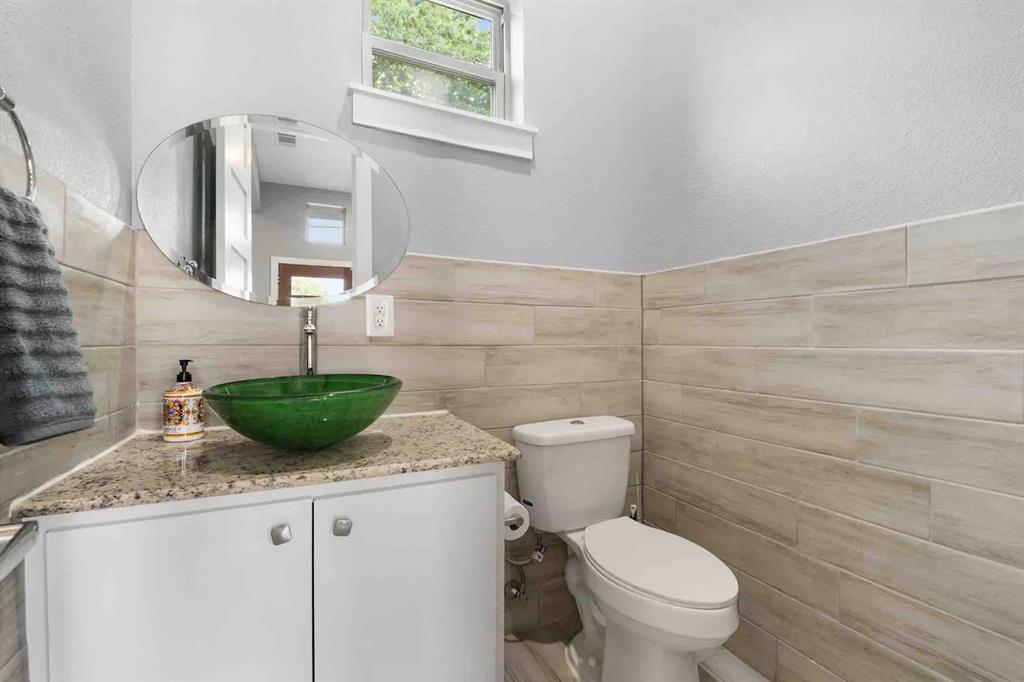 Roosevelt Manor 1st Inst - Residential Lease