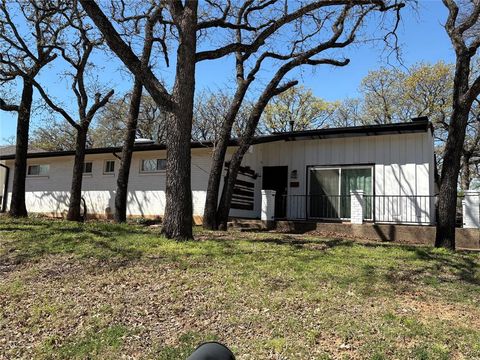 Photo of 1121 Wade Drive, Bedford, TX 76022 (MLS # 21213533)