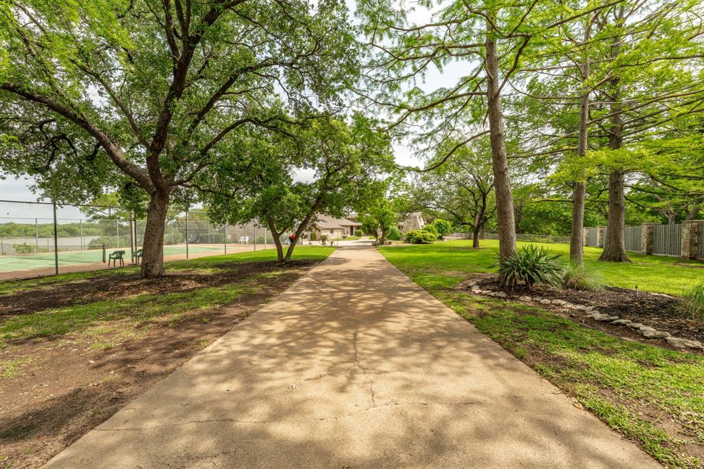 1517 Lakeview Court