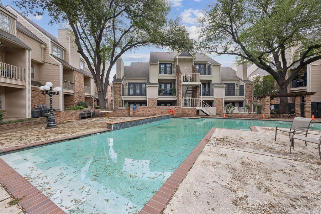 Parkway Quarter Condos - Residential