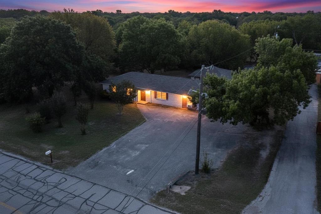 560 Bluebird Lane