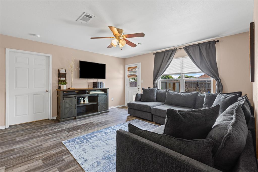 3328 Royal Crest Drive